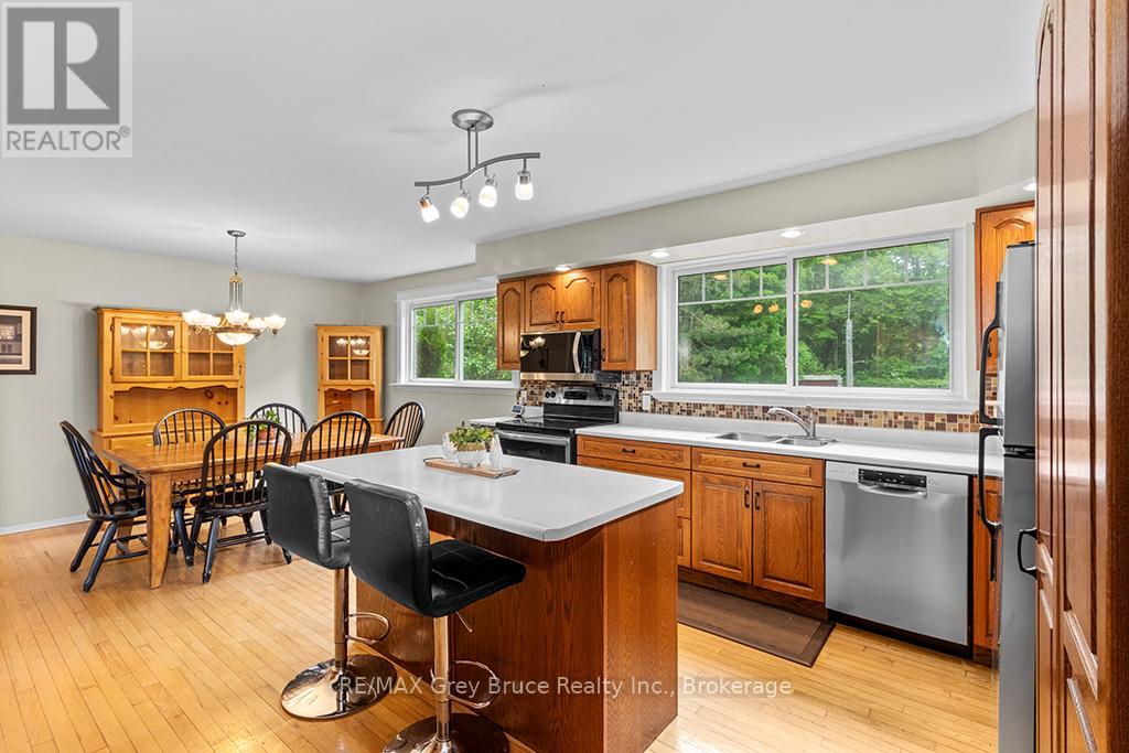 79 Farrar Street, Meaford, Ontario  N4L 1E6 - Photo 15 - X12232652
