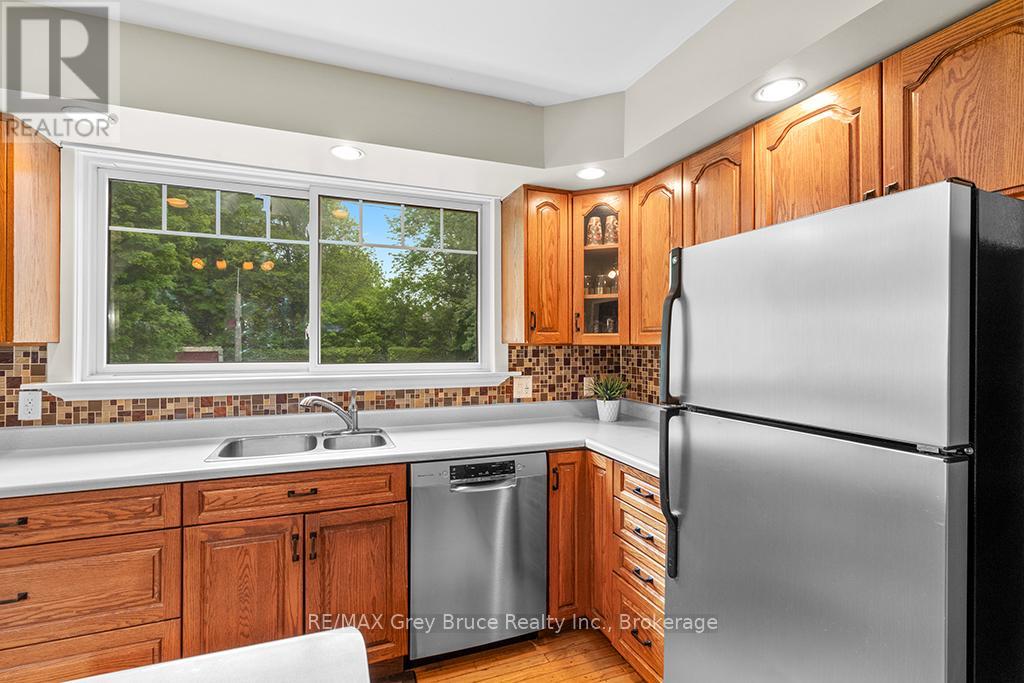 79 Farrar Street, Meaford, Ontario  N4L 1E6 - Photo 16 - X12232652