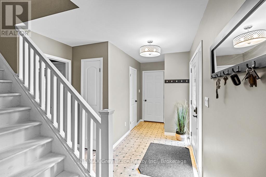 79 Farrar Street, Meaford, Ontario  N4L 1E6 - Photo 6 - X12232652