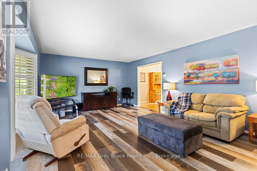 79 Farrar Street, Meaford, Ontario  N4L 1E6 - Photo 8 - X12232652