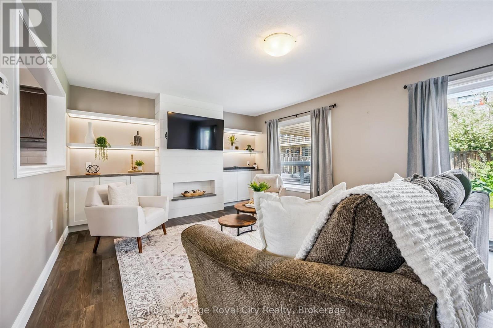 31 OAKES CRESCENT, Guelph, Ontario