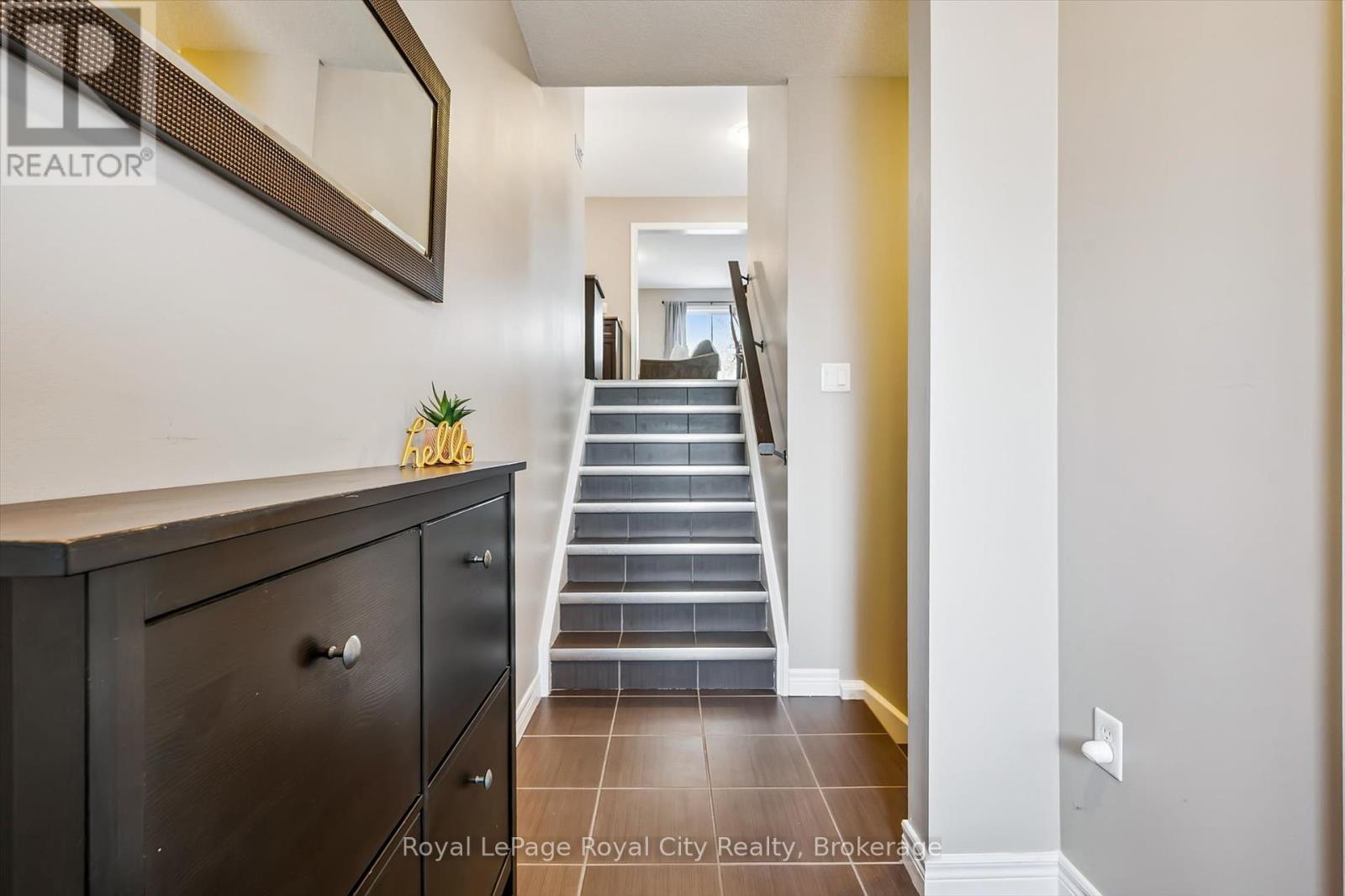31 Oakes Crescent, Guelph, Ontario  N1E 0J6 - Photo 10 - X12232690
