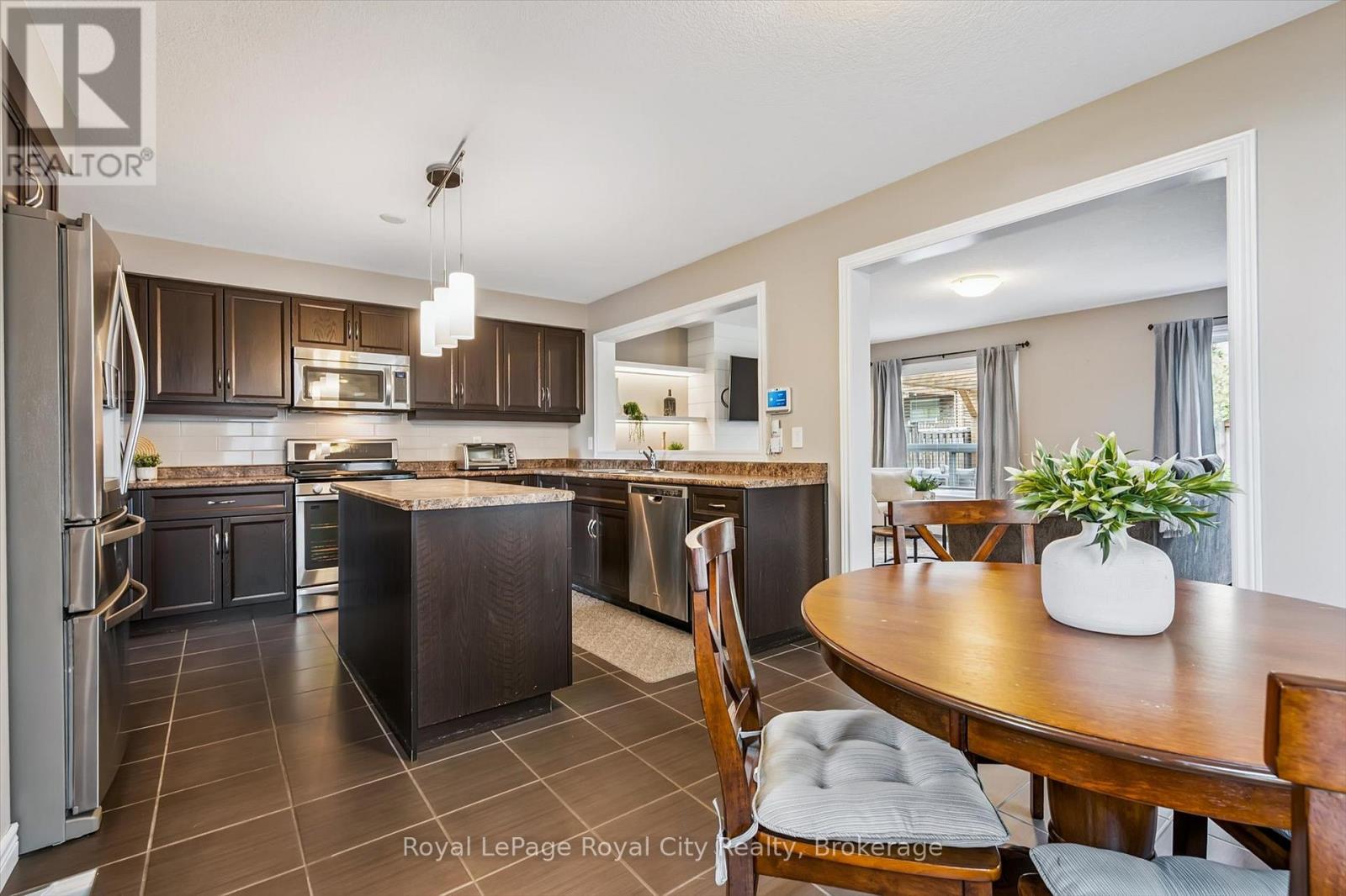 31 Oakes Crescent, Guelph, Ontario  N1E 0J6 - Photo 23 - X12232690