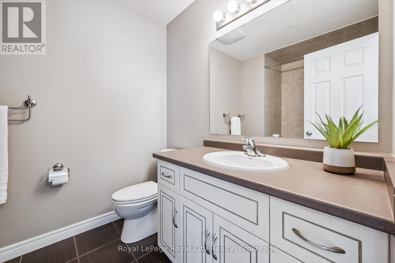 31 Oakes Crescent, Guelph, Ontario  N1E 0J6 - Photo 34 - X12232690