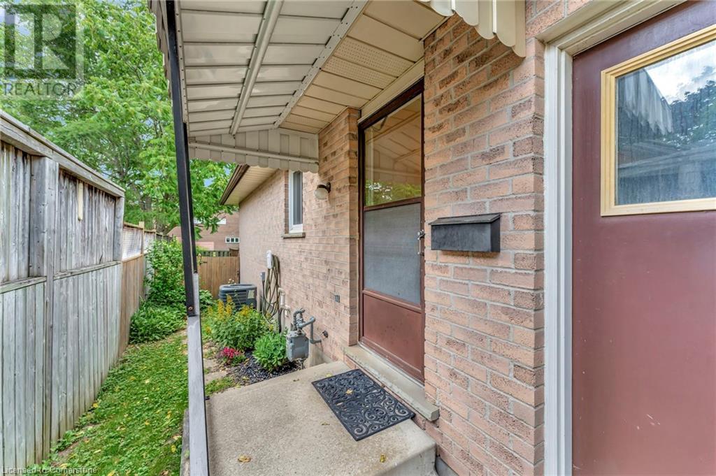 5 Marcon Court, Kitchener, Ontario  N2E 3G2 - Photo 4 - 40742524