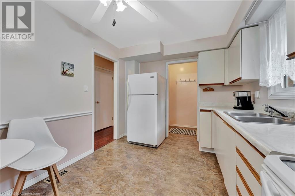 5 Marcon Court, Kitchener, Ontario  N2E 3G2 - Photo 8 - 40742524