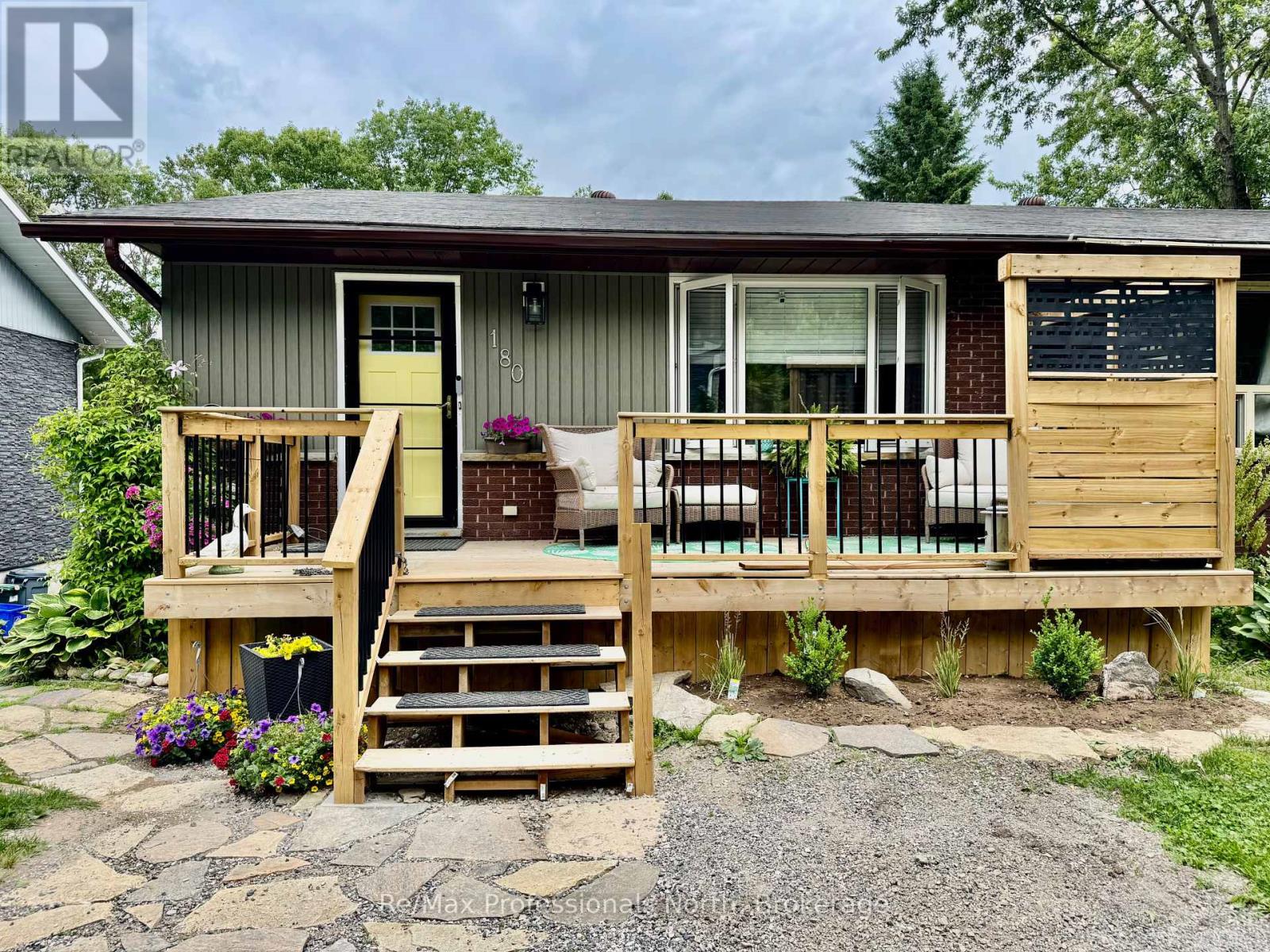 180 FERNWOOD DRIVE, Gravenhurst, Ontario