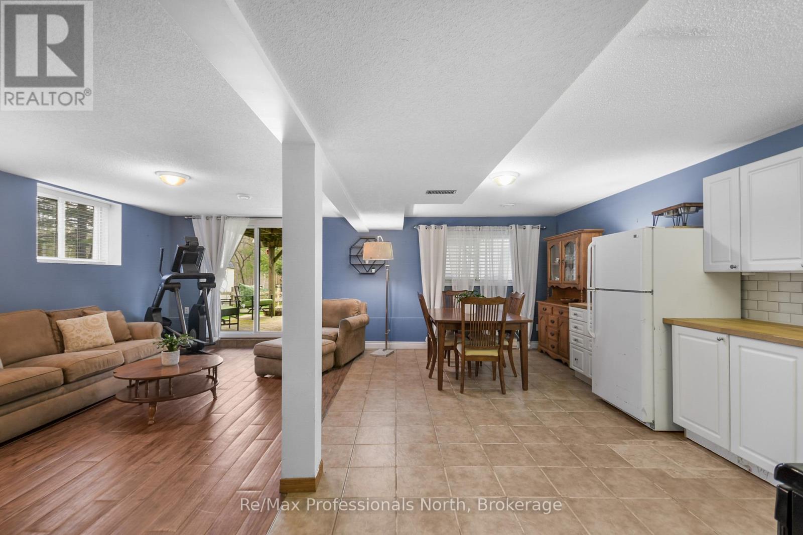 180 Fernwood Drive, Gravenhurst, Ontario  P1P 1P4 - Photo 17 - X12232725
