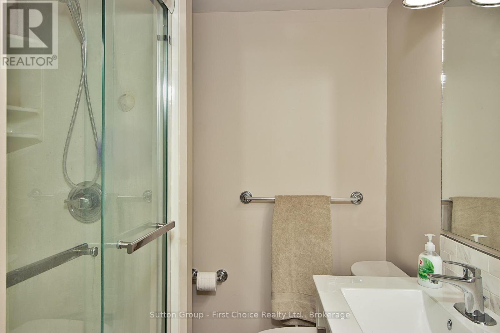 74 Cobourg Street, Stratford, Ontario  N5A 3E6 - Photo 18 - X12232877