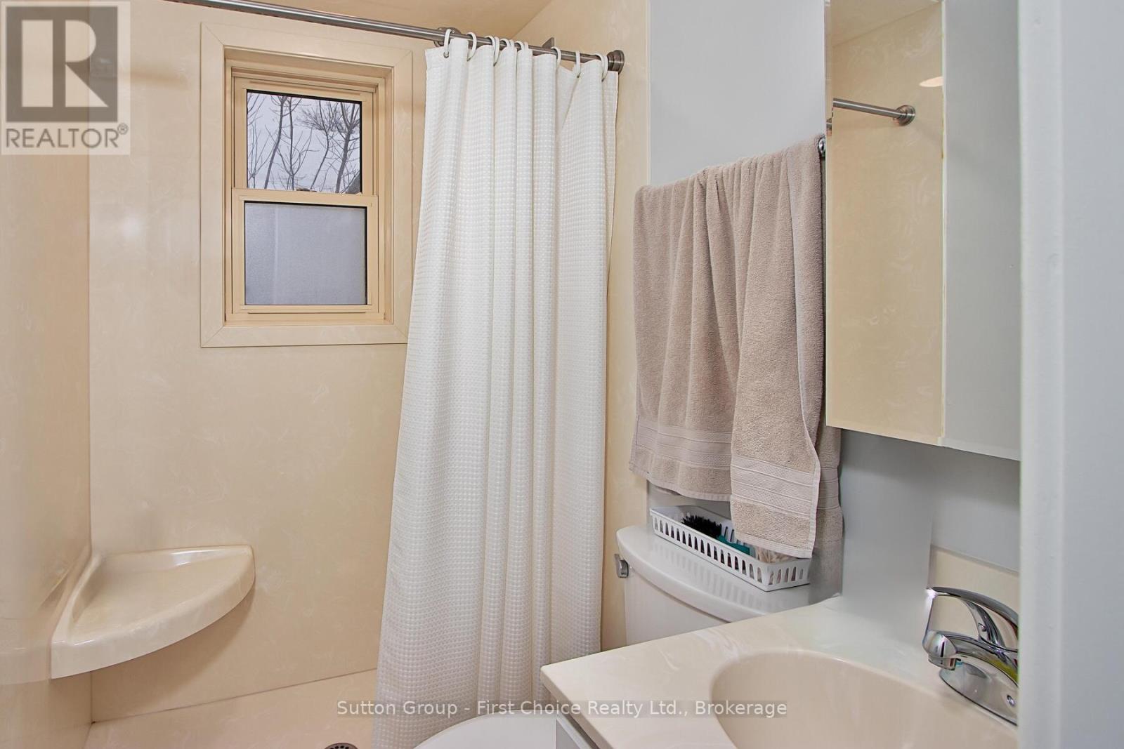 74 Cobourg Street, Stratford, Ontario  N5A 3E6 - Photo 28 - X12232877