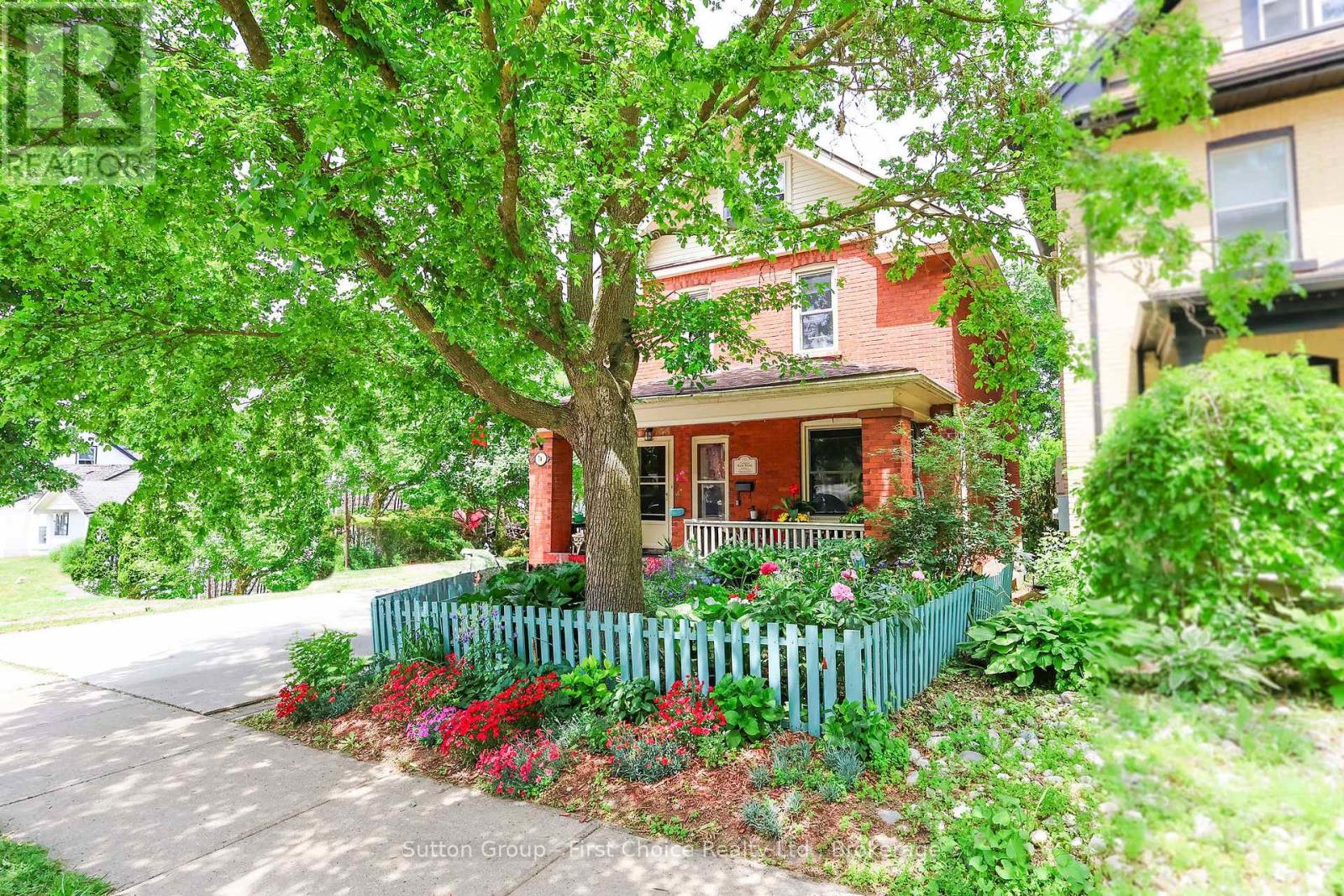 74 Cobourg Street, Stratford, Ontario  N5A 3E6 - Photo 3 - X12232877