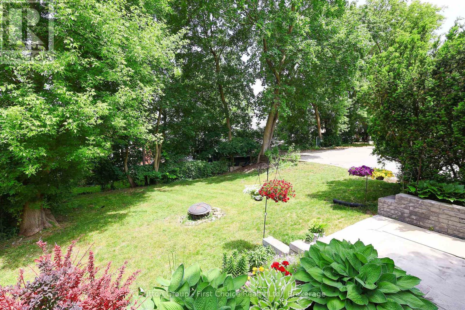 74 Cobourg Street, Stratford, Ontario  N5A 3E6 - Photo 6 - X12232877