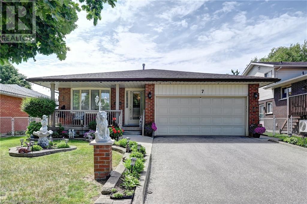 7 QUAISER Street, Kitchener, Ontario