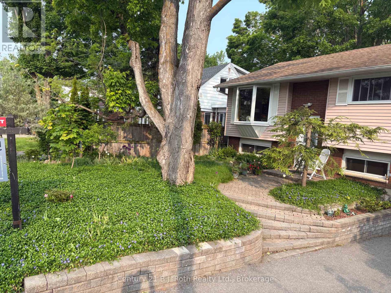24 CHAMPLAIN STREET, Orillia, Ontario