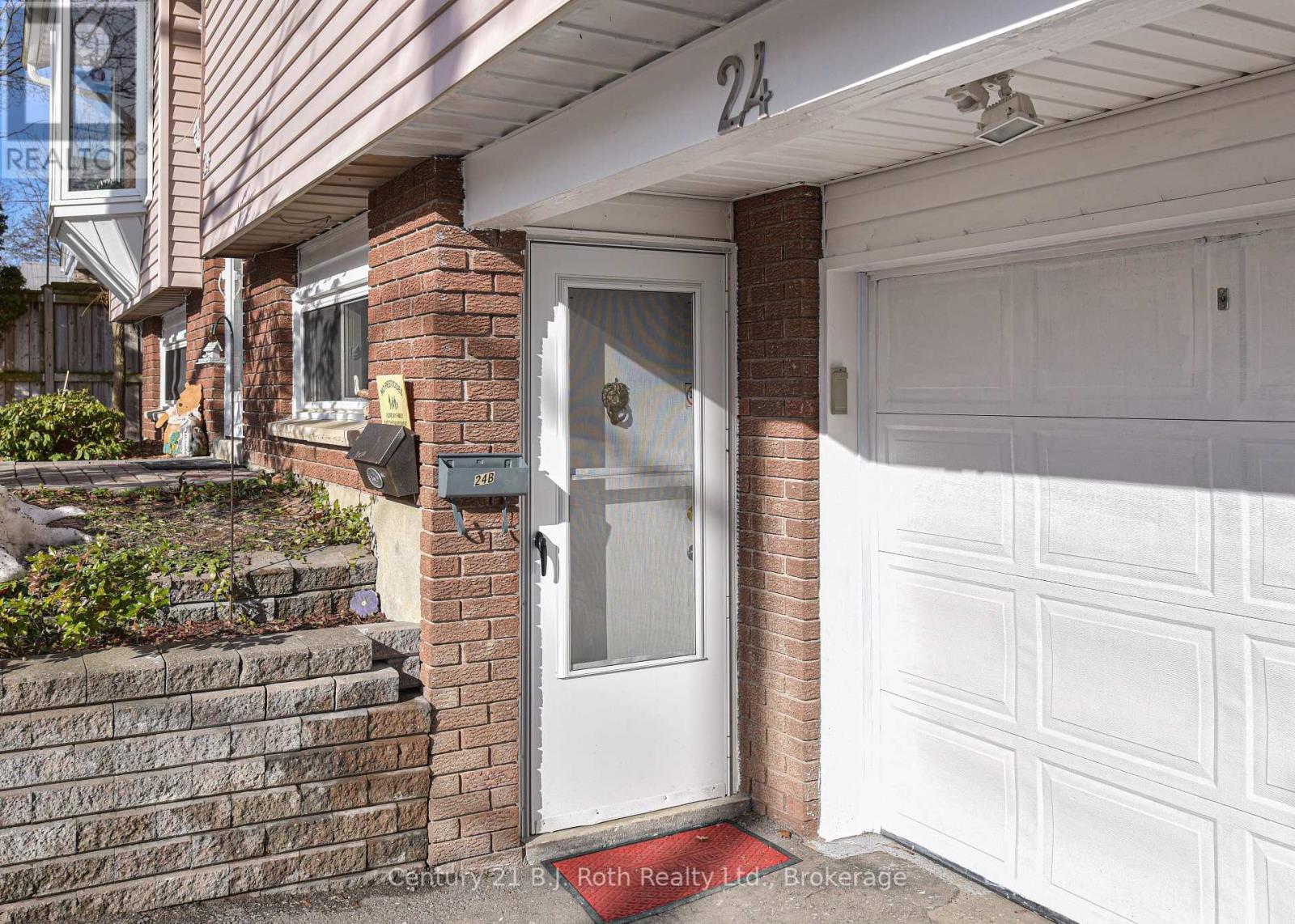 24 Champlain Street, Orillia, Ontario  L3V 2G7 - Photo 28 - S12233089