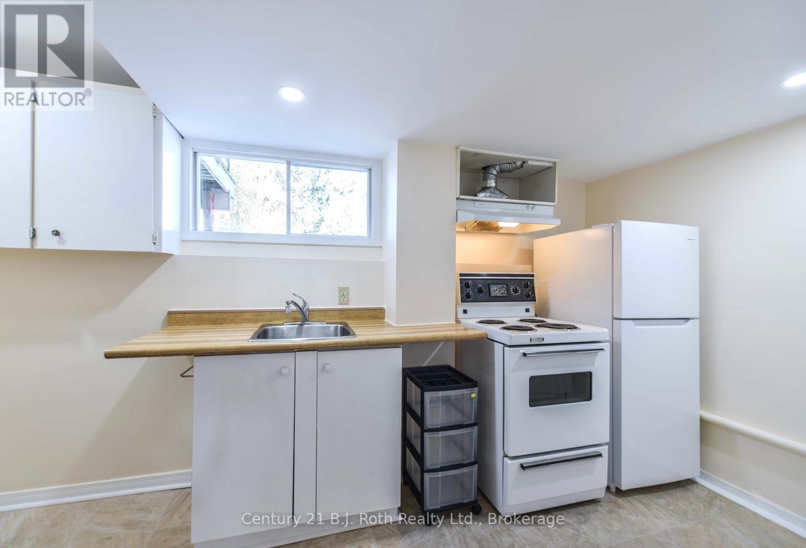 24 Champlain Street, Orillia, Ontario  L3V 2G7 - Photo 31 - S12233089