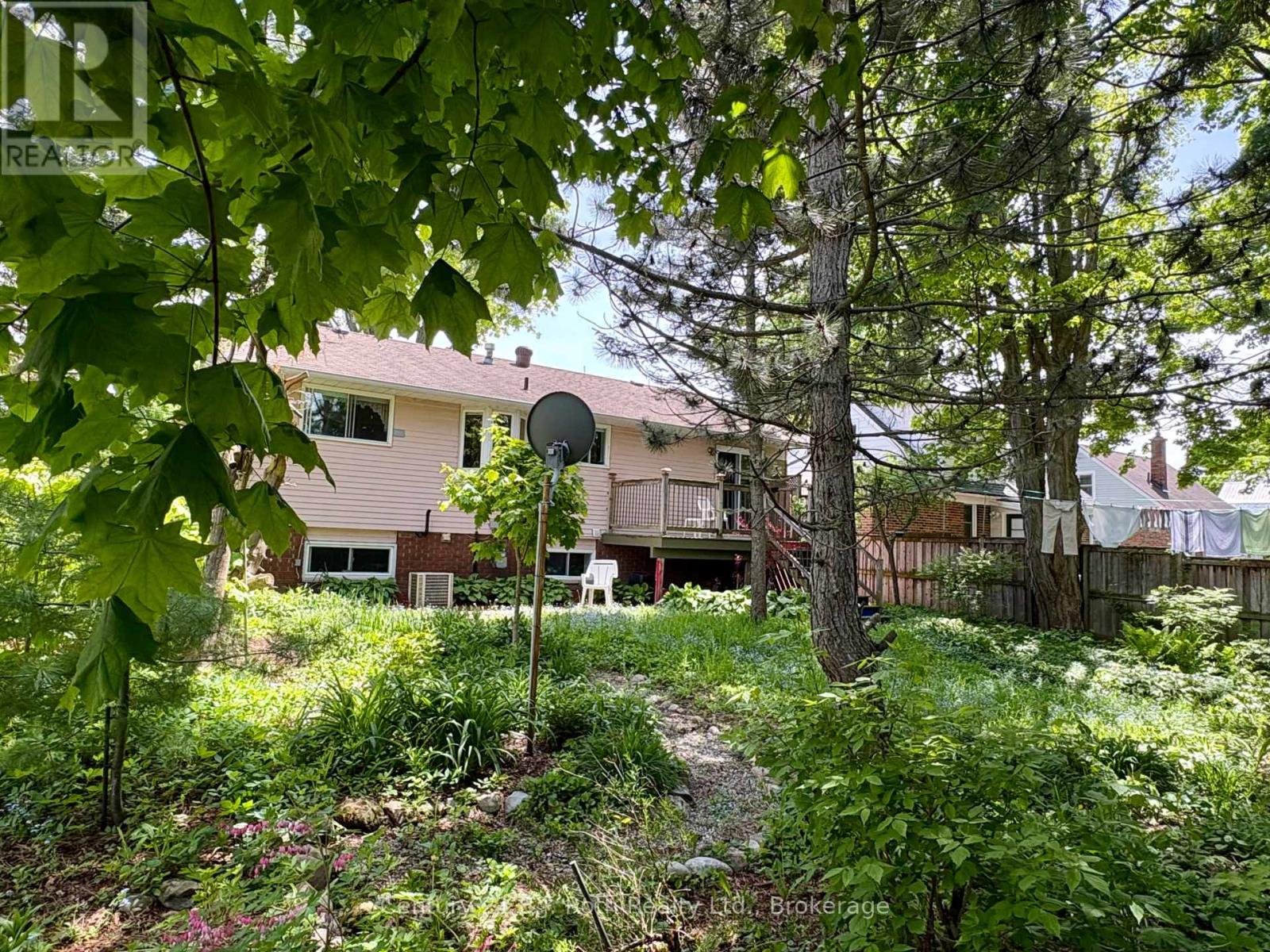 24 Champlain Street, Orillia, Ontario  L3V 2G7 - Photo 43 - S12233089
