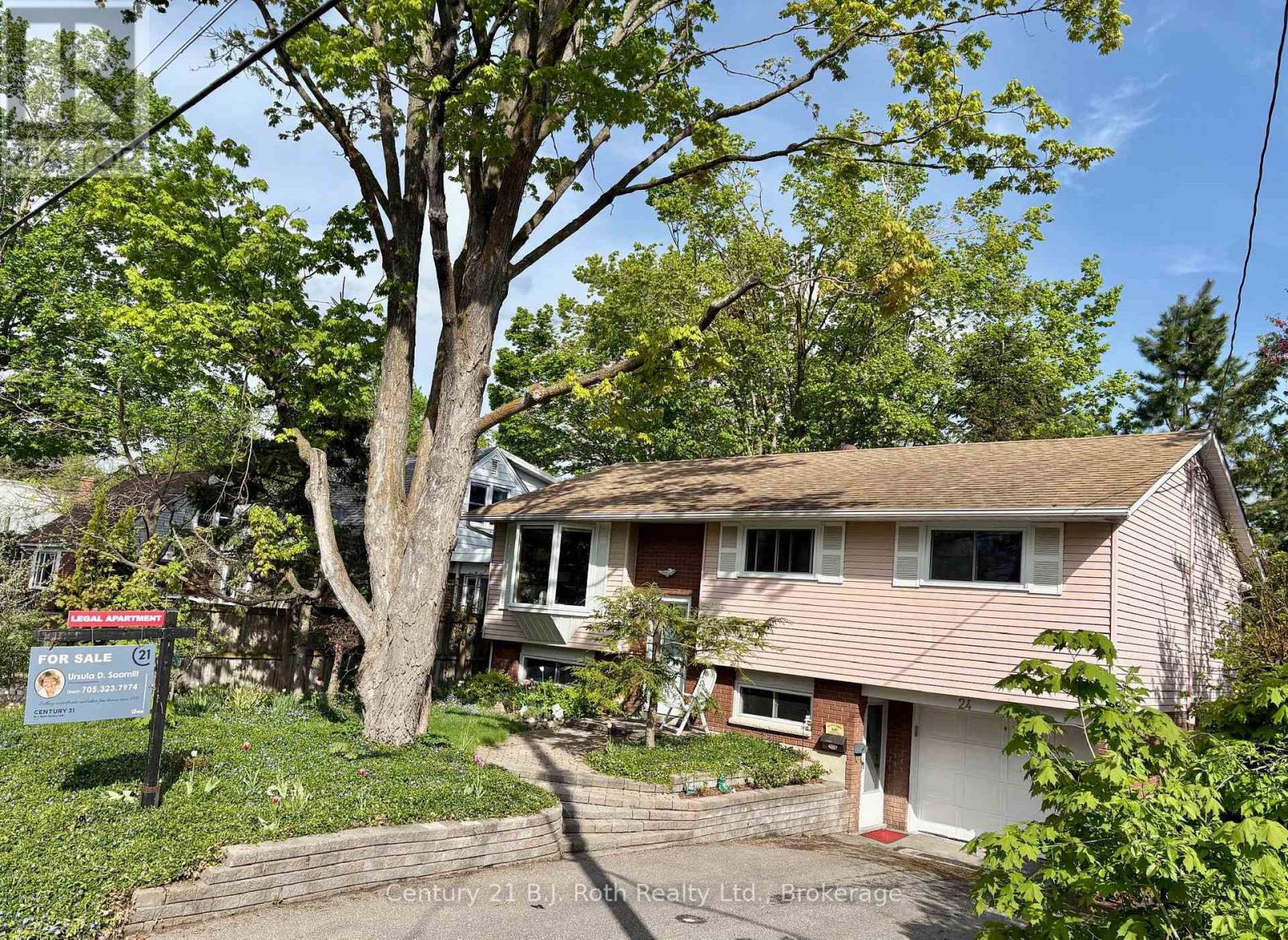 24 Champlain Street, Orillia, Ontario  L3V 2G7 - Photo 9 - S12233089