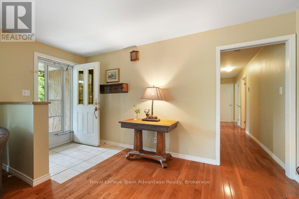 1 Victoria Avenue, Parry Sound, Ontario  P2A 2B9 - Photo 18 - X12233147