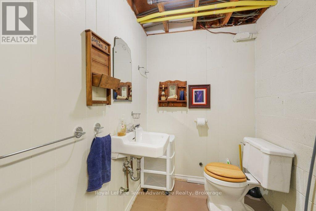 1 Victoria Avenue, Parry Sound, Ontario  P2A 2B9 - Photo 28 - X12233147