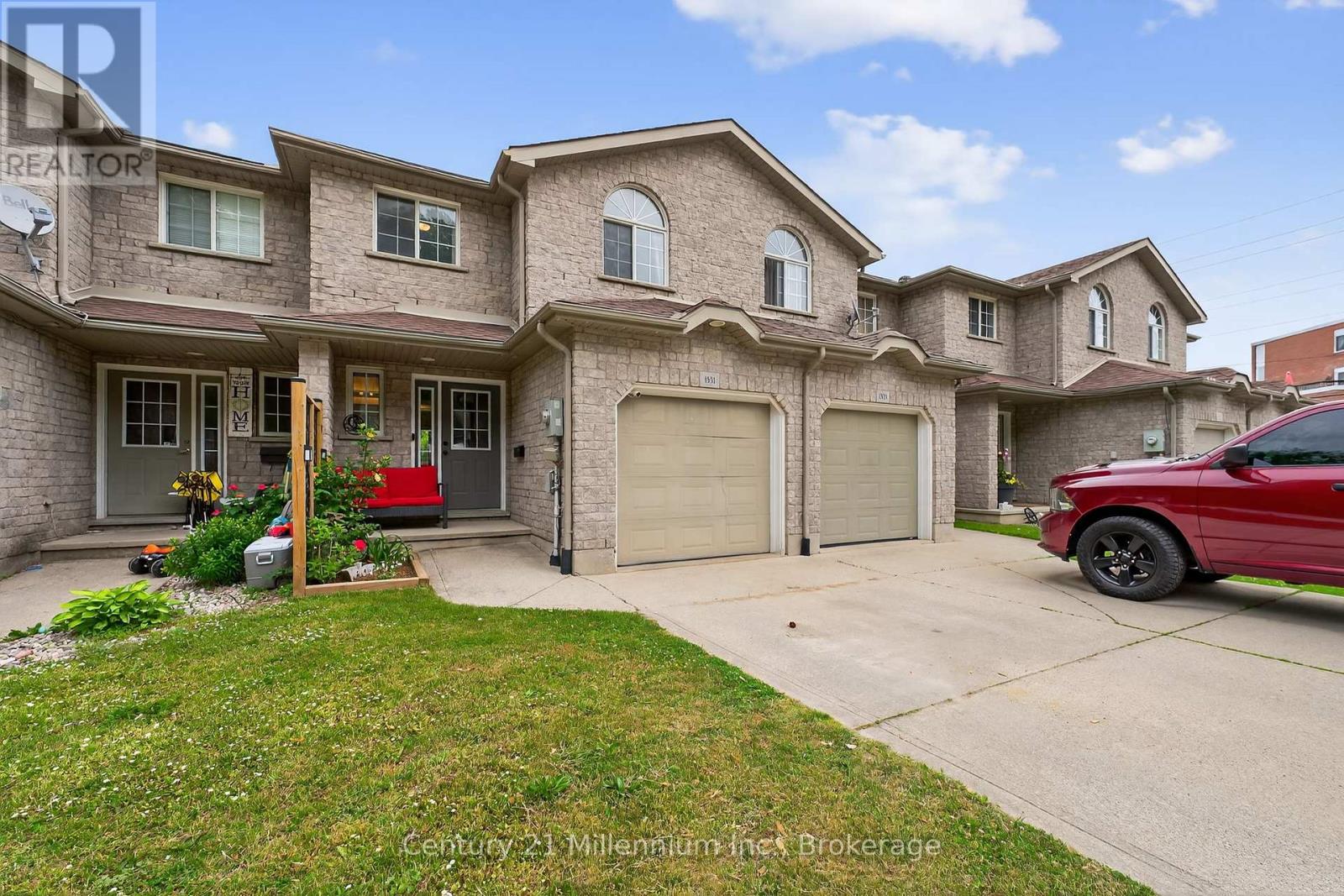 1331 6th Avenue W, Owen Sound, Ontario  N4K 5H6 - Photo 1 - X12233302