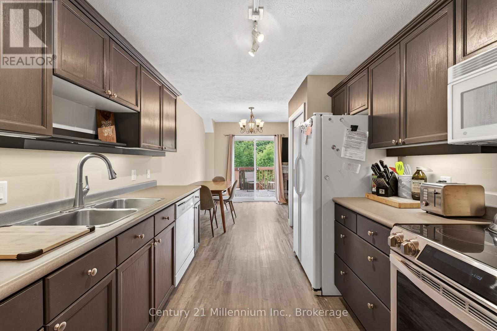 1331 6th Avenue W, Owen Sound, Ontario  N4K 5H6 - Photo 6 - X12233302