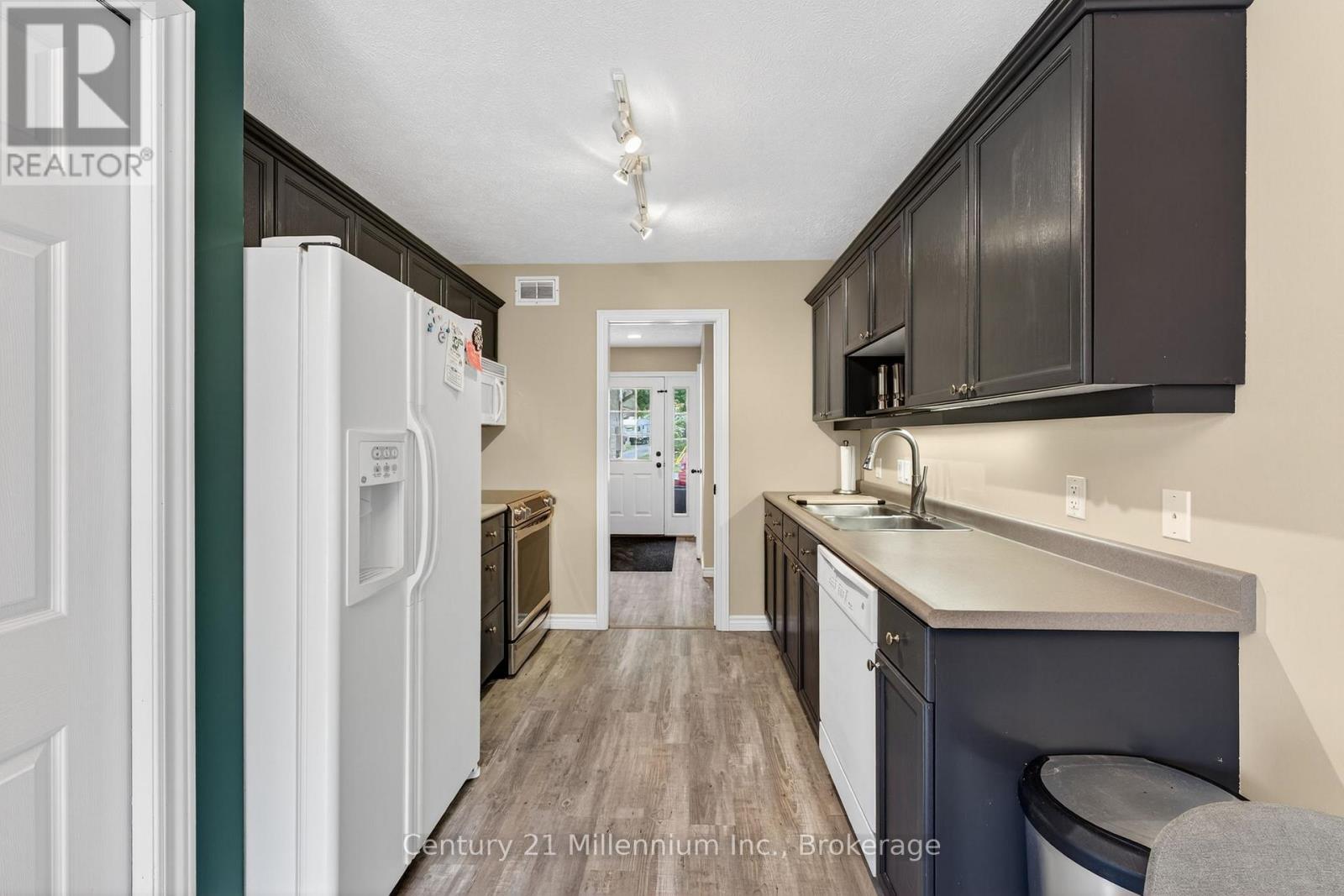 1331 6th Avenue W, Owen Sound, Ontario  N4K 5H6 - Photo 8 - X12233302
