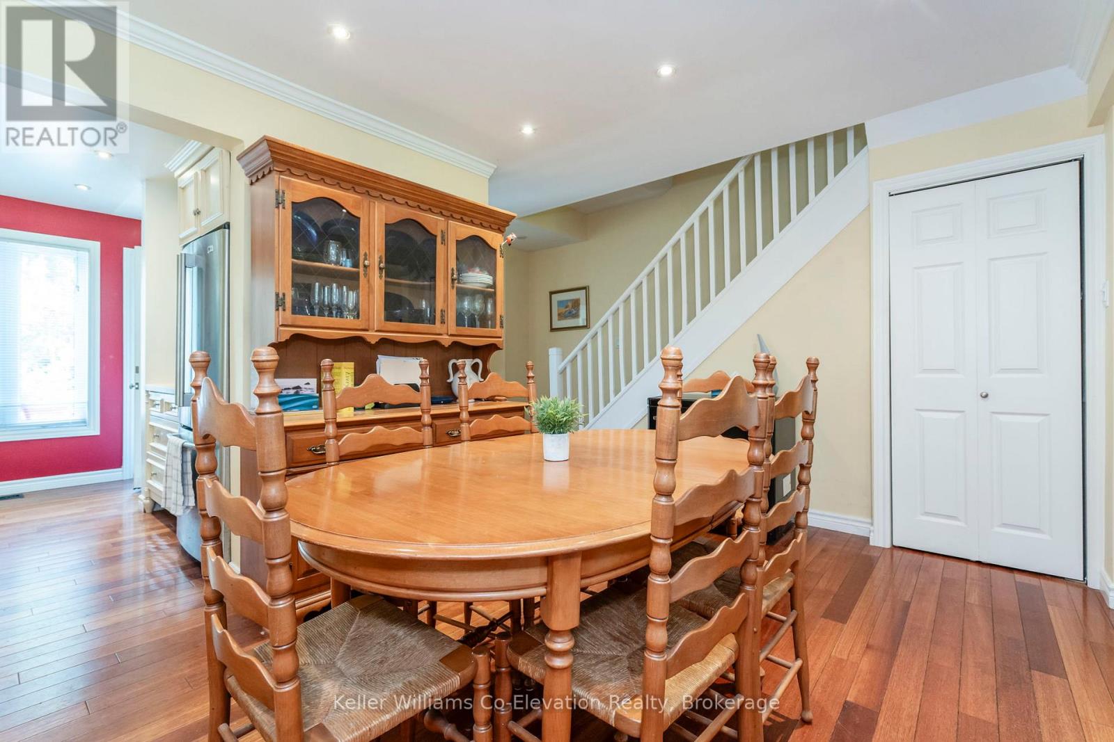23 Wasaga Woods Circle, Wasaga Beach, Ontario  L9Z 2N1 - Photo 6 - S12233430