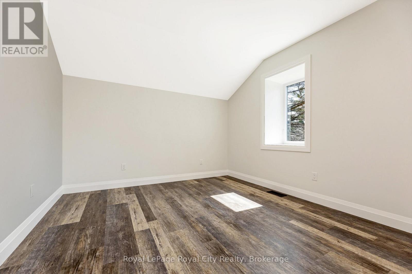 33 Islington Avenue, Guelph, Ontario  N1E 1B2 - Photo 16 - X12233615