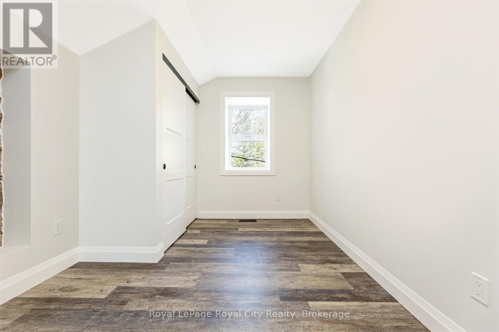 33 Islington Avenue, Guelph, Ontario  N1E 1B2 - Photo 18 - X12233615