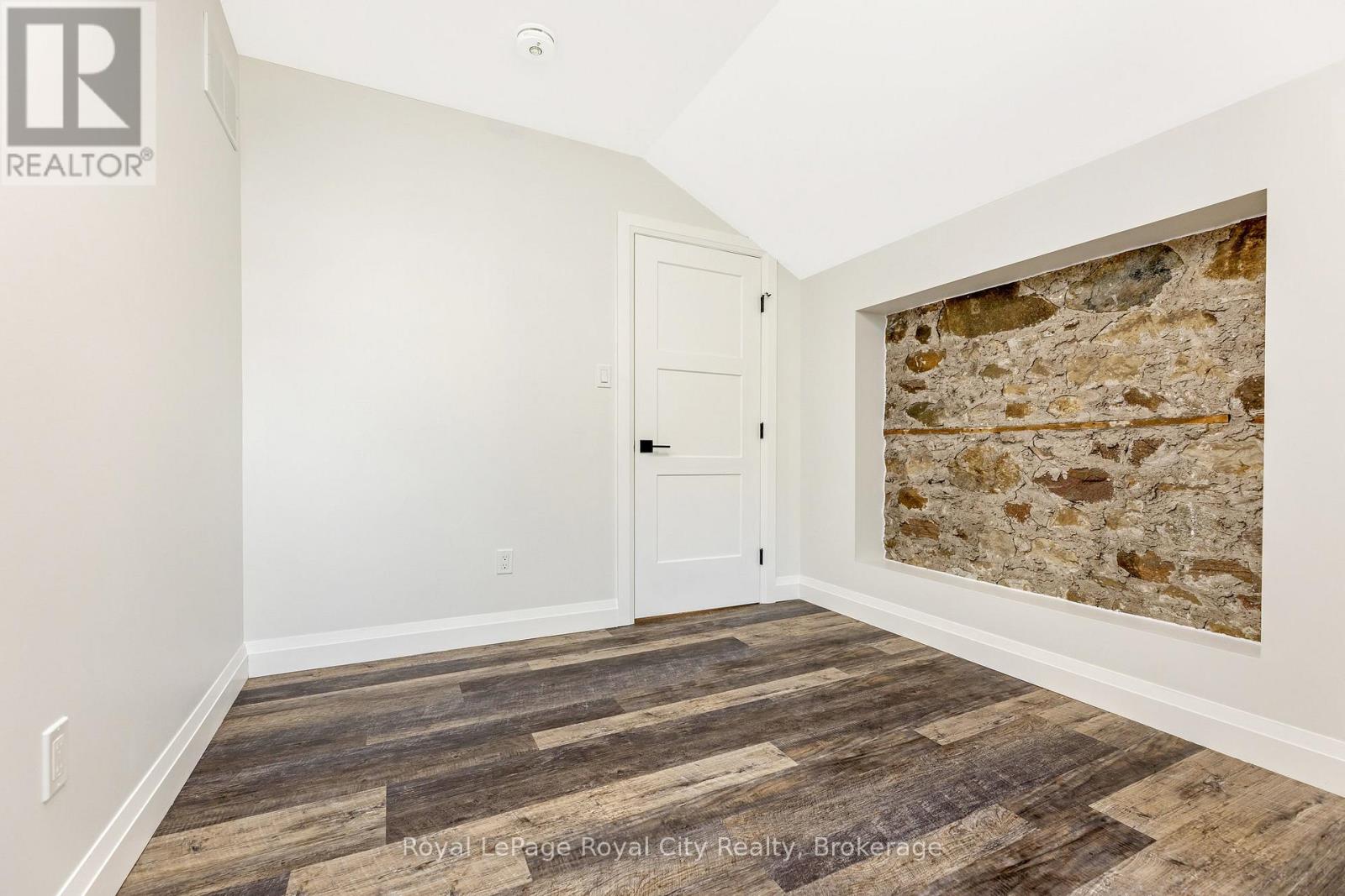 33 Islington Avenue, Guelph, Ontario  N1E 1B2 - Photo 19 - X12233615