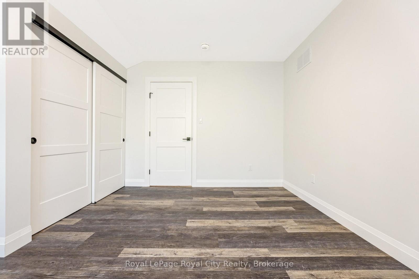 33 Islington Avenue, Guelph, Ontario  N1E 1B2 - Photo 21 - X12233615