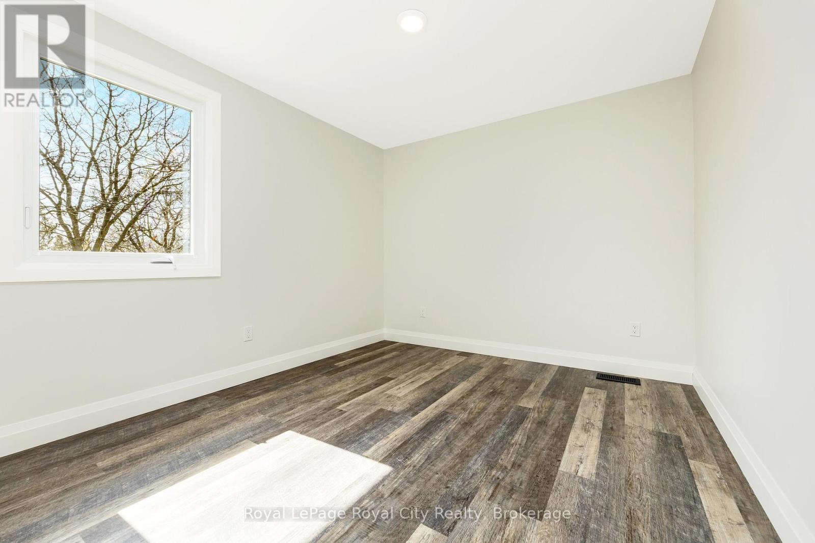 33 Islington Avenue, Guelph, Ontario  N1E 1B2 - Photo 36 - X12233615