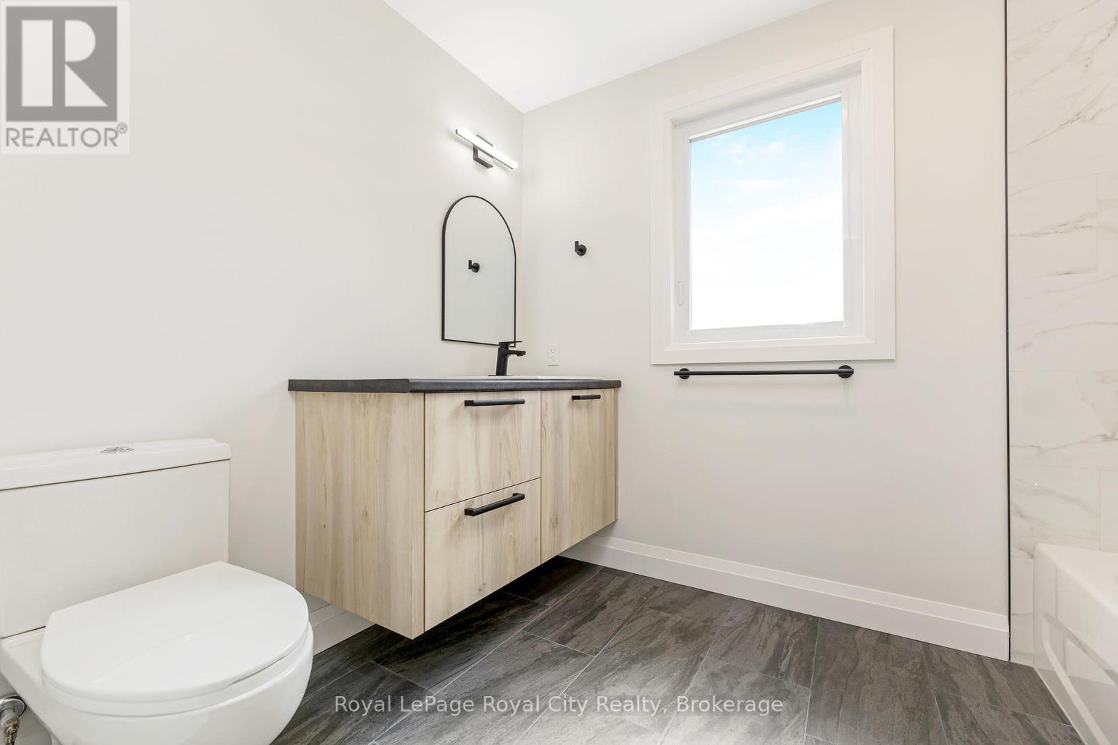 33 Islington Avenue, Guelph, Ontario  N1E 1B2 - Photo 37 - X12233615