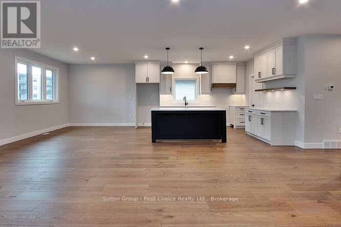 323 Orr Street, Stratford, Ontario  N5A 0J7 - Photo 5 - X12233814