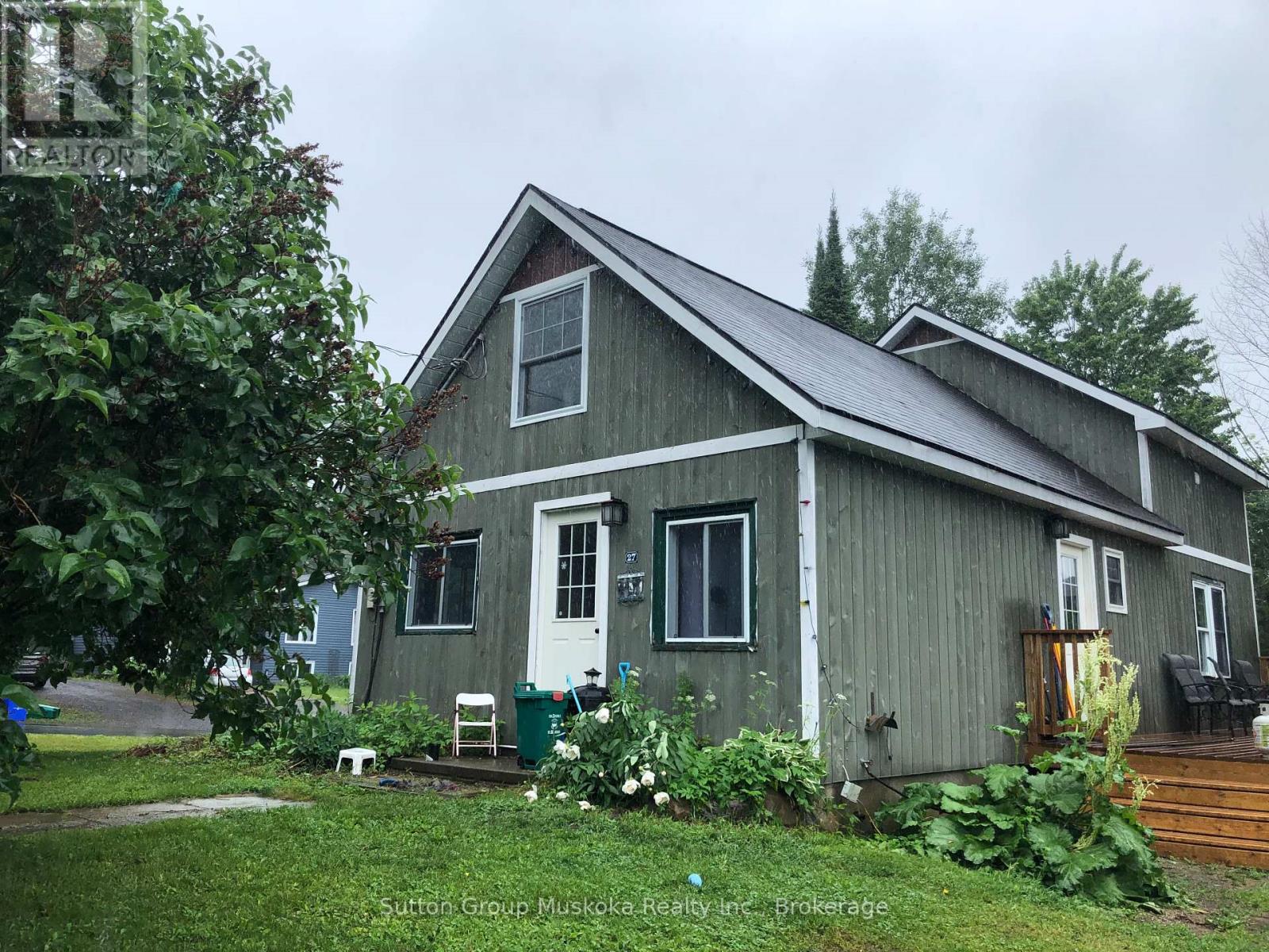 27 HENRY STREET, Huntsville, Ontario