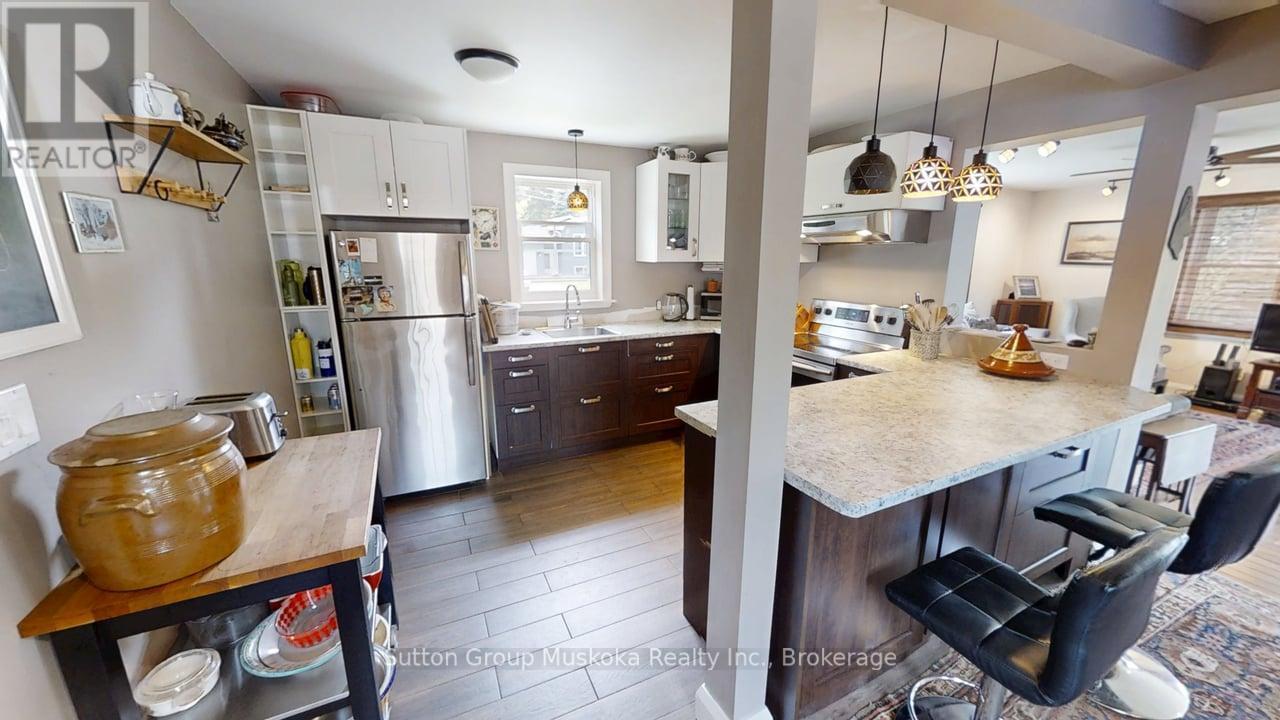 27 Henry Street, Huntsville, Ontario  P1H 1V5 - Photo 14 - X12234073