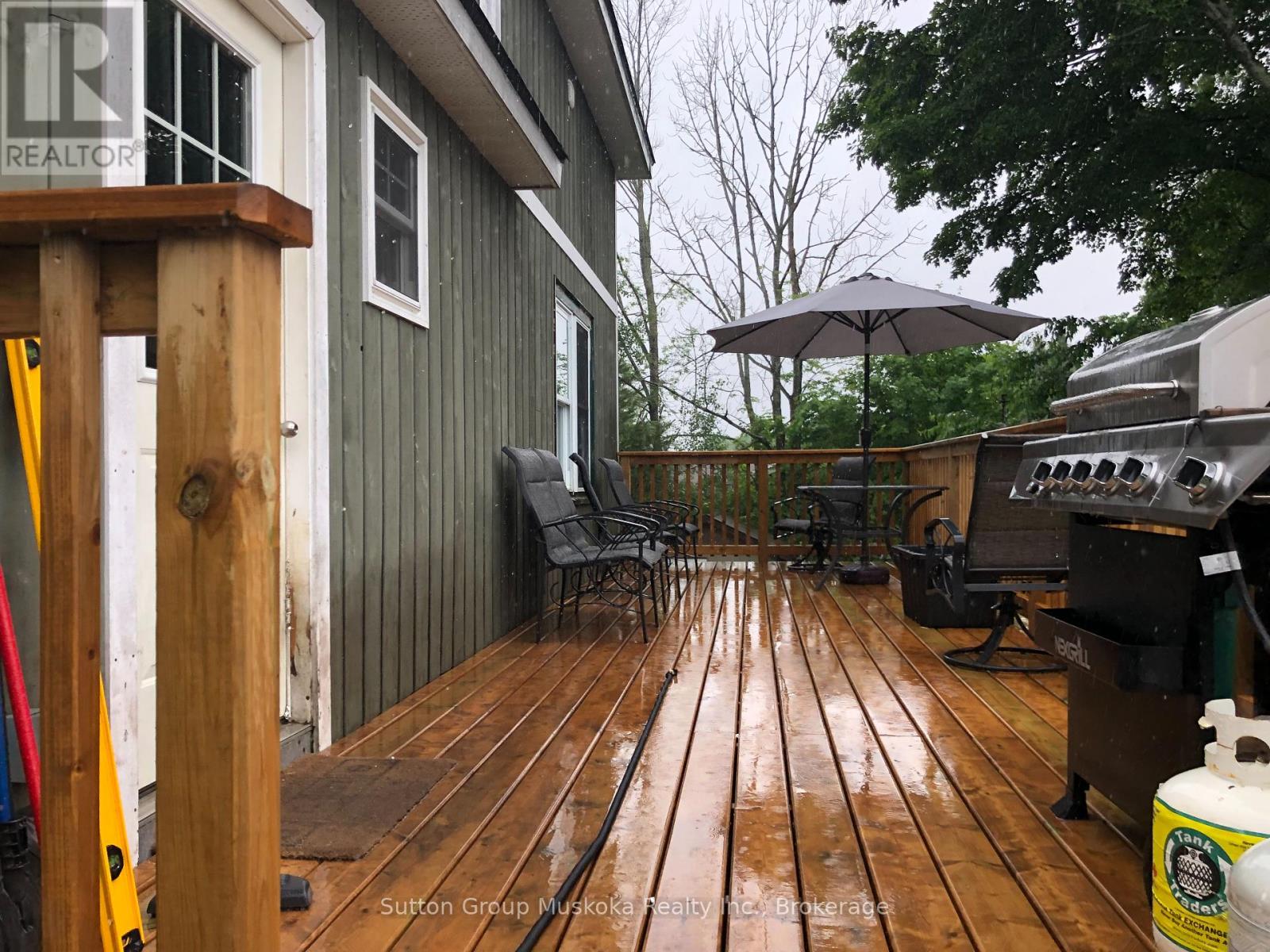 27 Henry Street, Huntsville, Ontario  P1H 1V5 - Photo 2 - X12234073