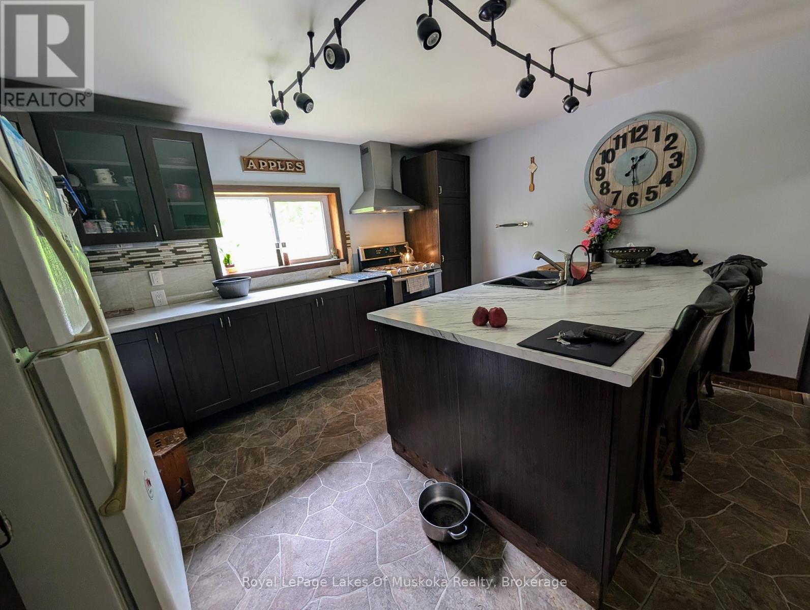 540 Hamilton Lake Road, Machar, Ontario  P0A 1X0 - Photo 3 - X12234137