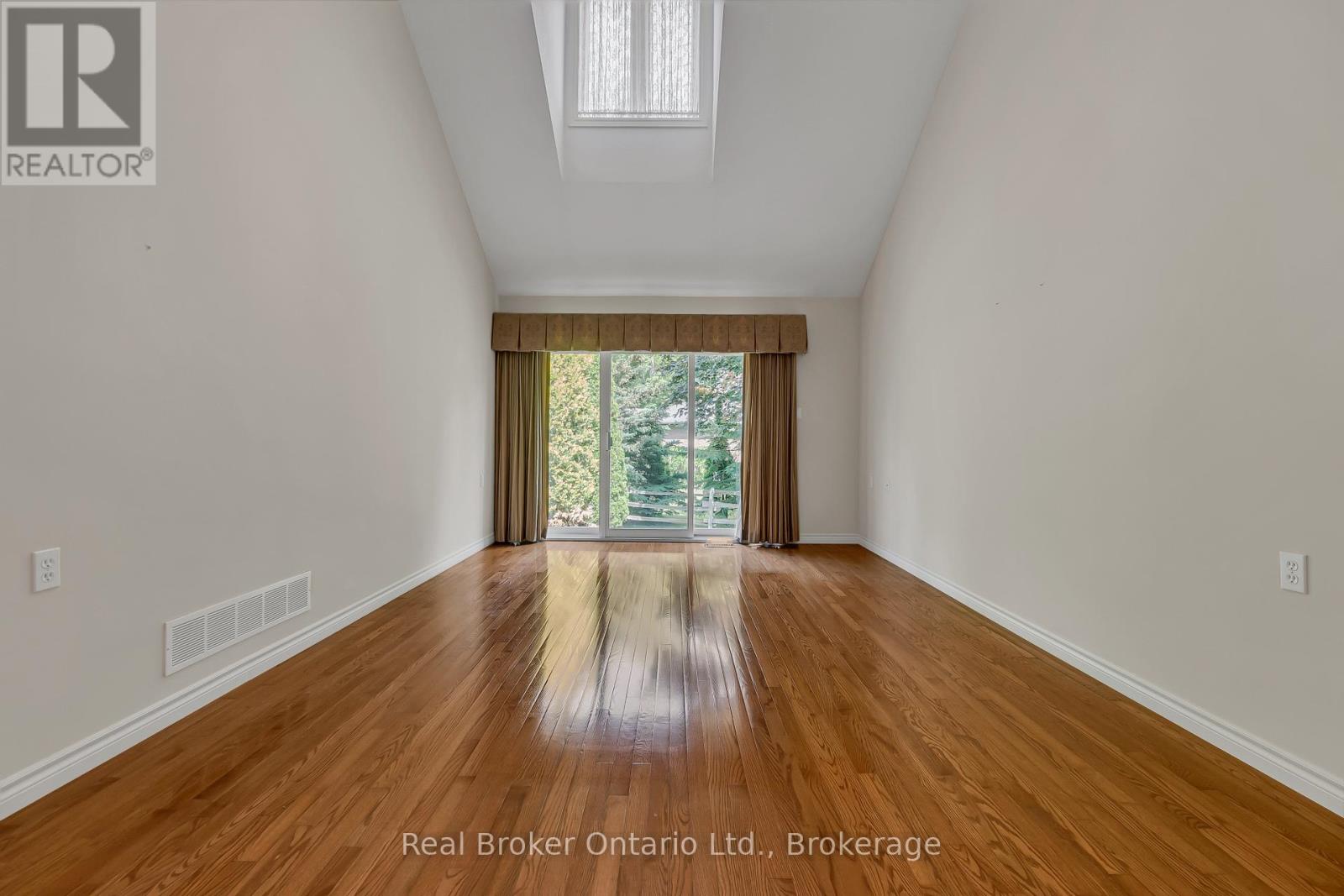 002f - 350 Doon Valley Drive, Kitchener, Ontario  N2P 2M9 - Photo 13 - X12234217