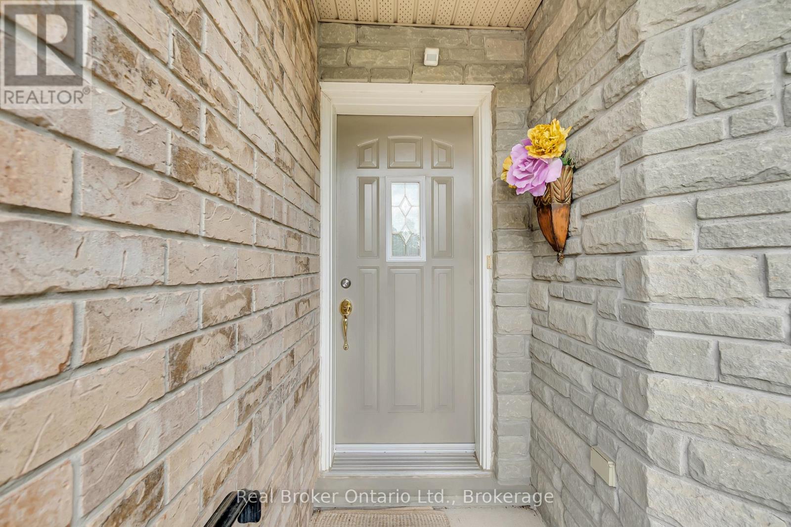 002f - 350 Doon Valley Drive, Kitchener, Ontario  N2P 2M9 - Photo 3 - X12234217