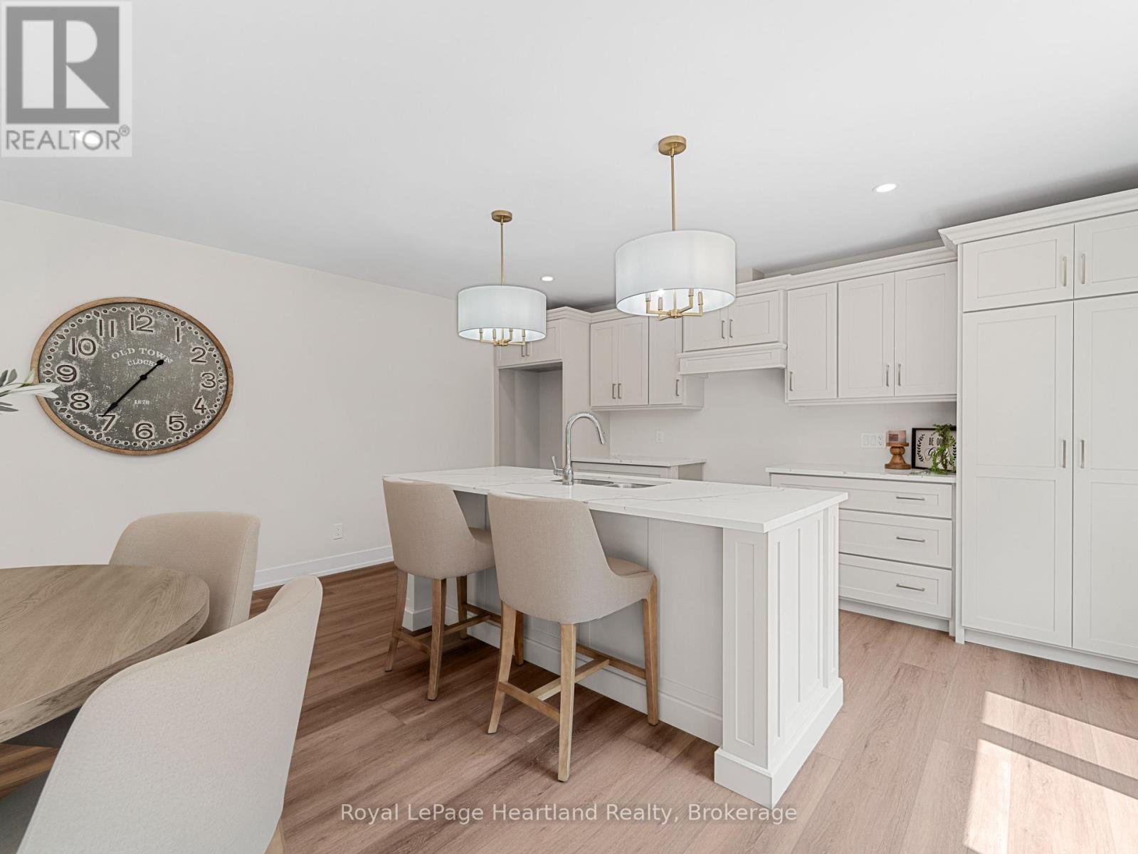 22 Roberts Street, Huron East, Ontario  N0K 1W0 - Photo 11 - X12234438