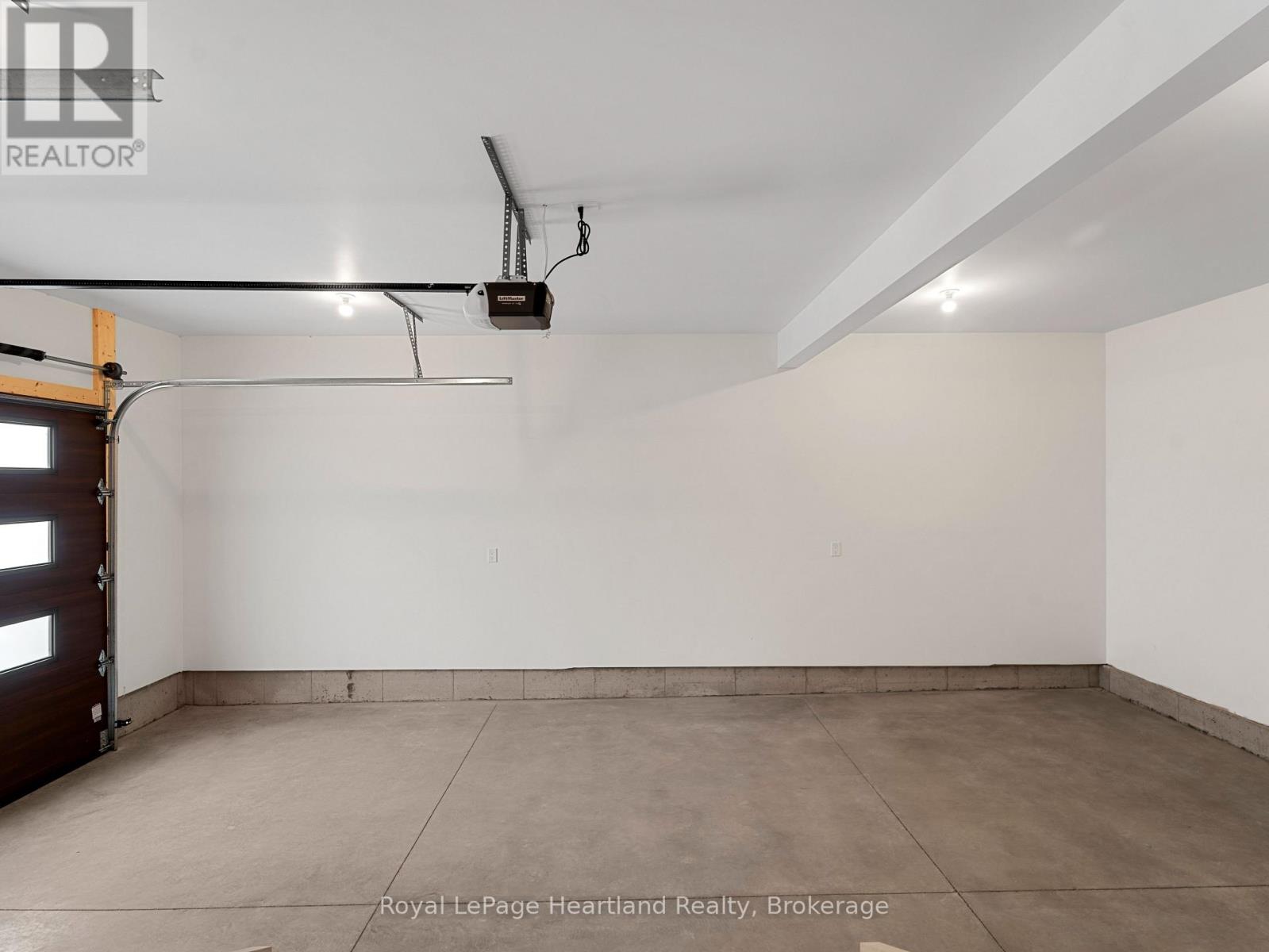 22 Roberts Street, Huron East, Ontario  N0K 1W0 - Photo 32 - X12234438