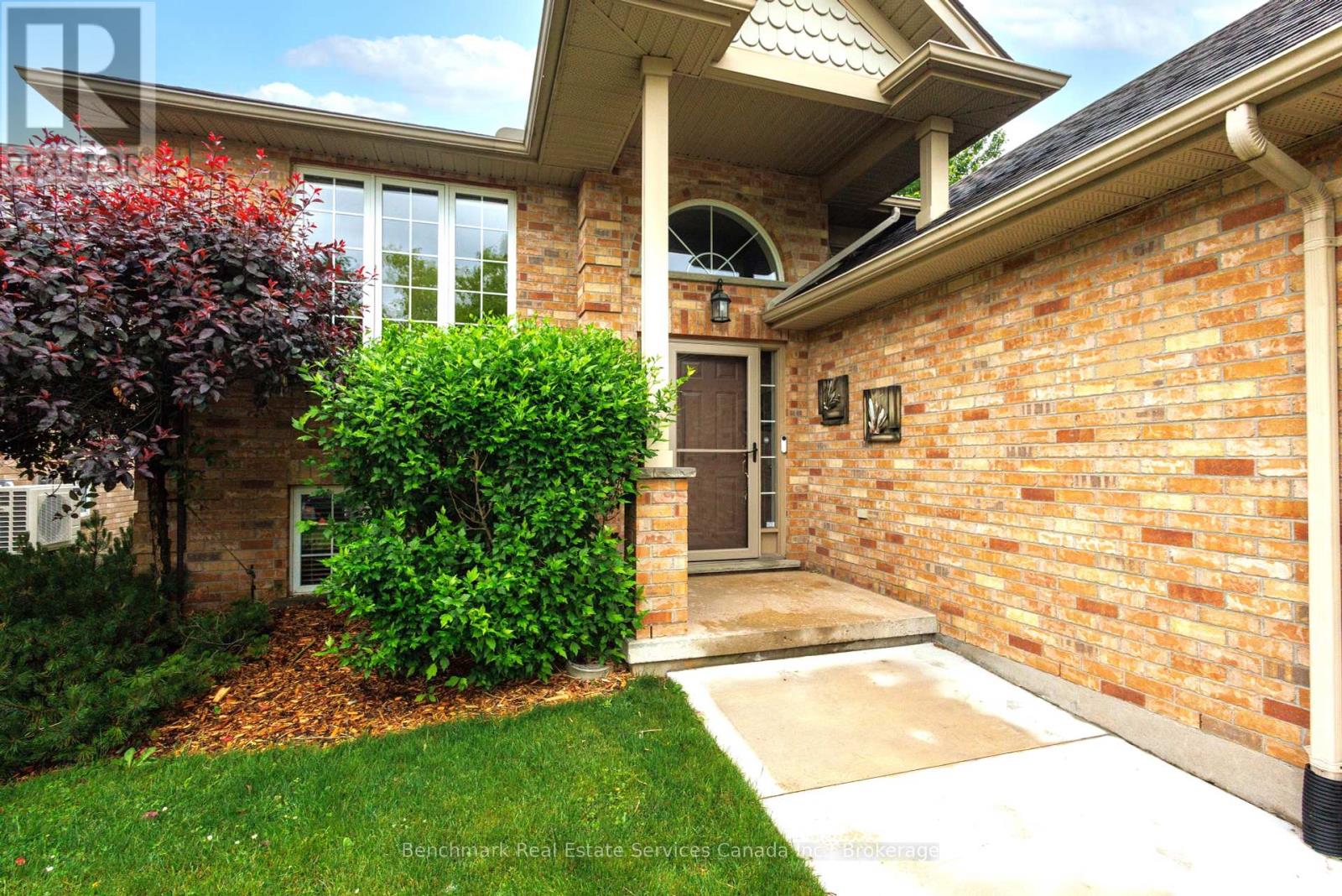 5 Oakwood Court, St. Marys, Ontario  N4X 1B2 - Photo 5 - X12234612