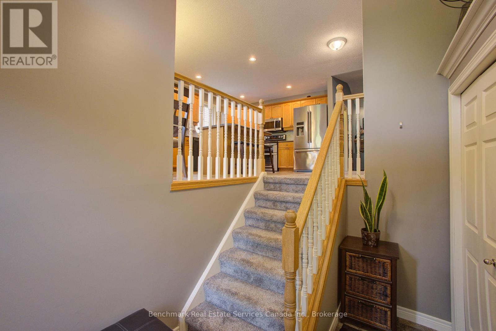 5 Oakwood Court, St. Marys, Ontario  N4X 1B2 - Photo 6 - X12234612