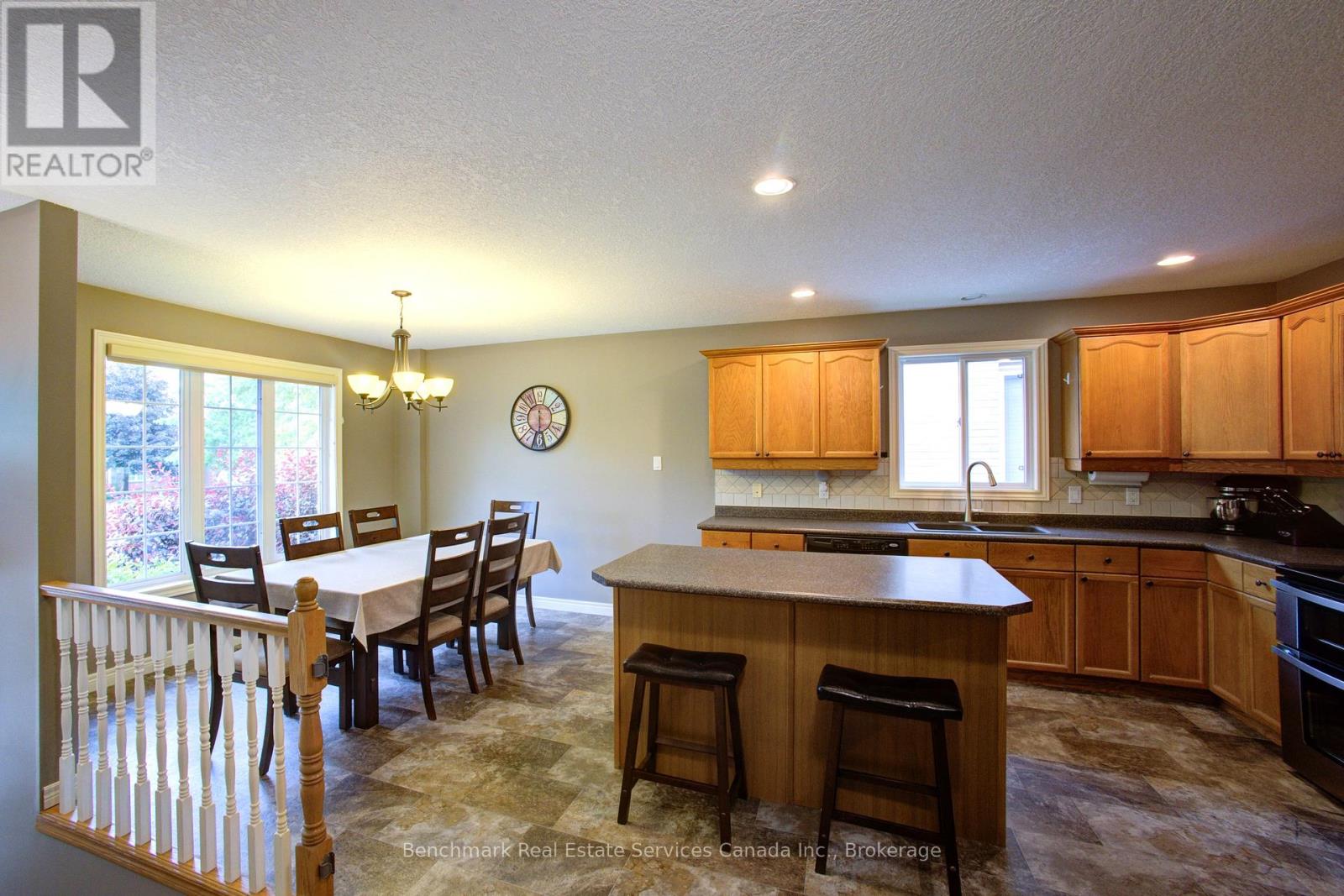 5 Oakwood Court, St. Marys, Ontario  N4X 1B2 - Photo 9 - X12234612