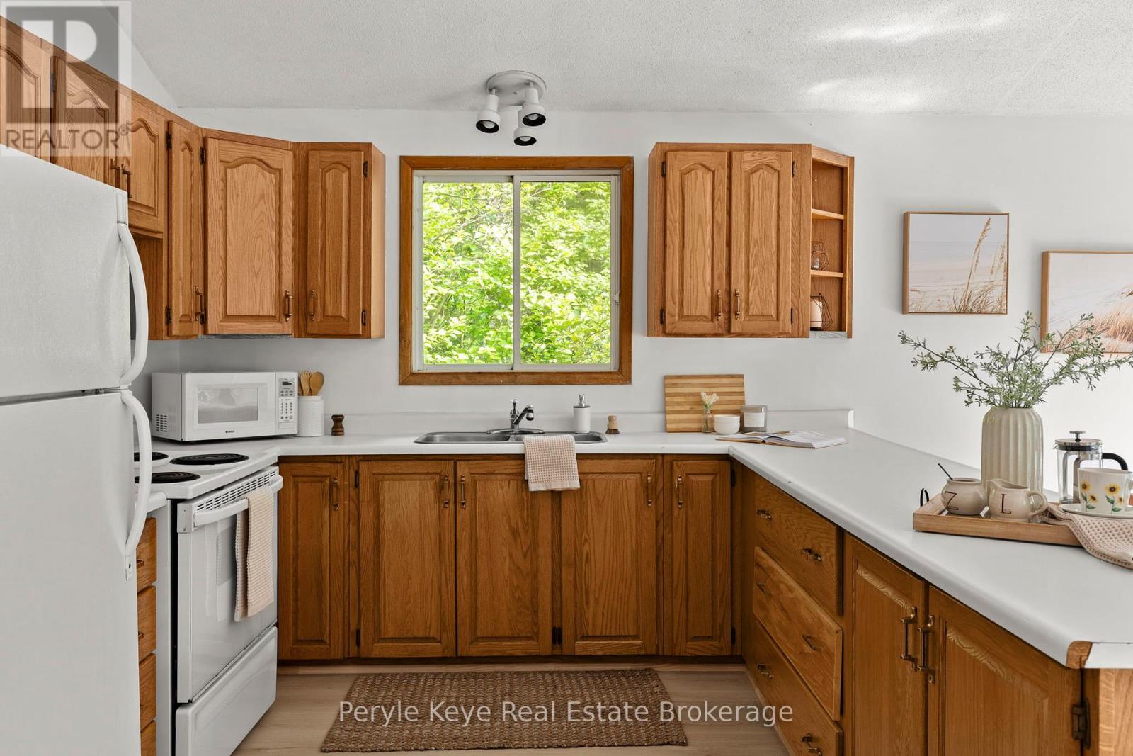 1181 Sherwood Forest Road, Bracebridge, Ontario  P1L 1X3 - Photo 20 - X12234616