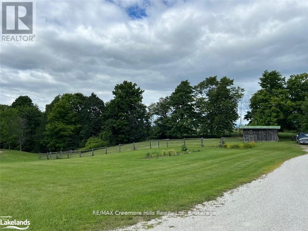 2332 Centre Line Road, Clearview, Ontario  L0M 1G0 - Photo 13 - S12234806