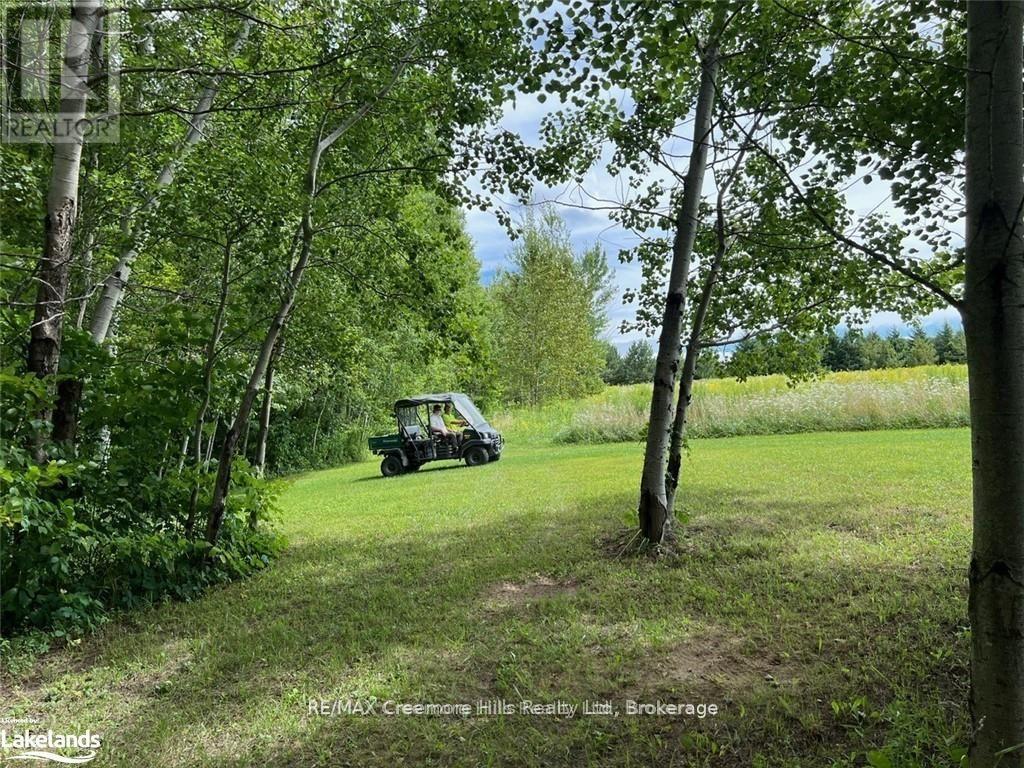 2332 Centre Line Road, Clearview, Ontario  L0M 1G0 - Photo 14 - S12234806