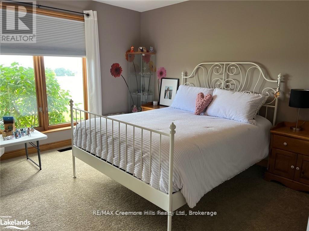 2332 Centre Line Road, Clearview, Ontario  L0M 1G0 - Photo 27 - S12234806